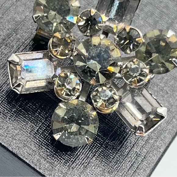 VTG 50's Rivet Layered Snowflake Brooch Scatter Pin 1" - Picture 3 of 7